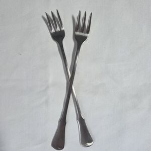 Oneida Community PATRICK HENRY Seafood Cocktail Forks 2pcs Stainless Satin 6"